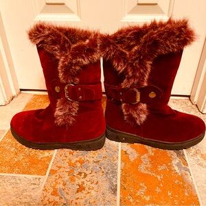 👢Beautiful Fur Top, Fur Lined Burgundy Slip On Boots!